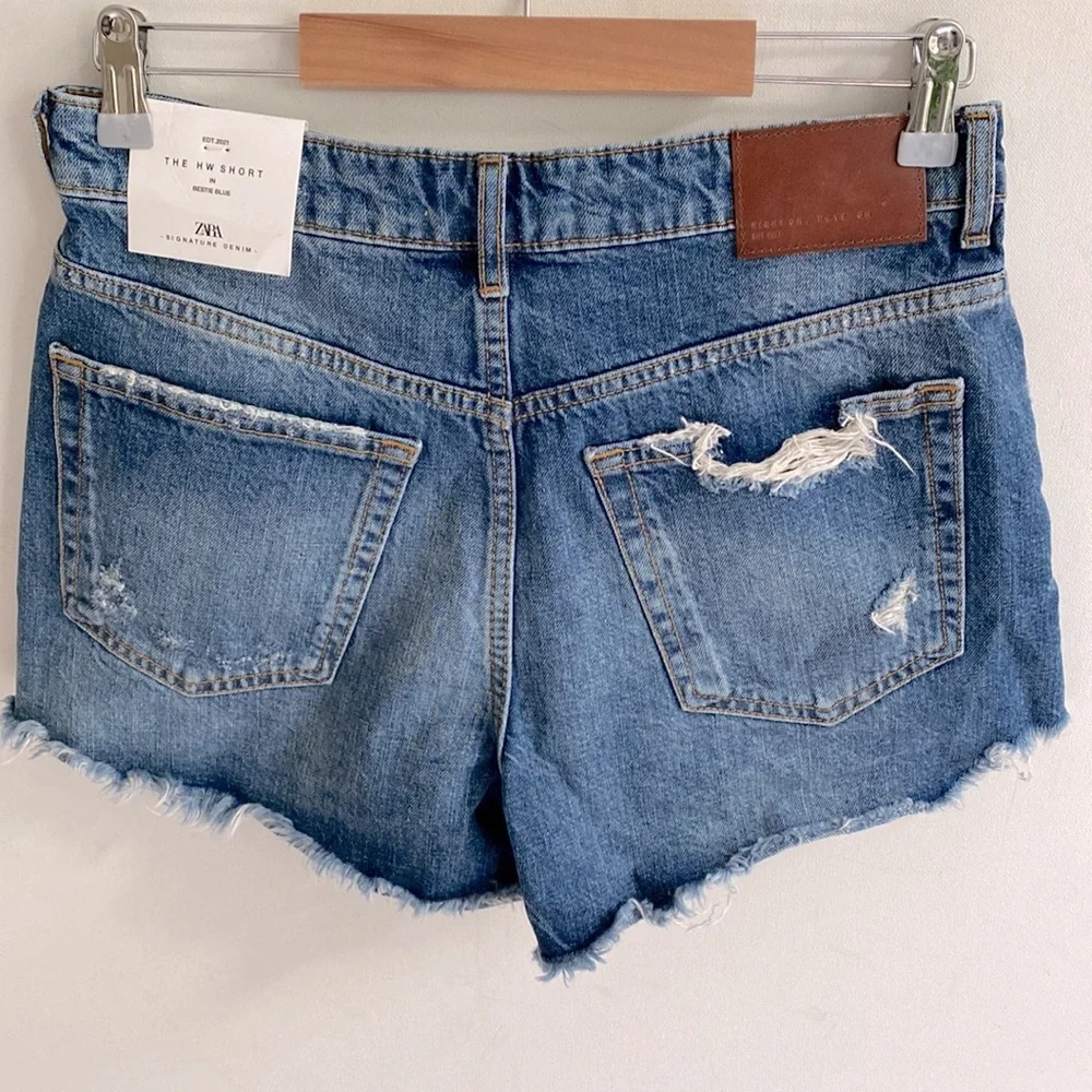 (A6) Zara signature denim The high waist short and Vesti‎ blue, Size 6, NWT